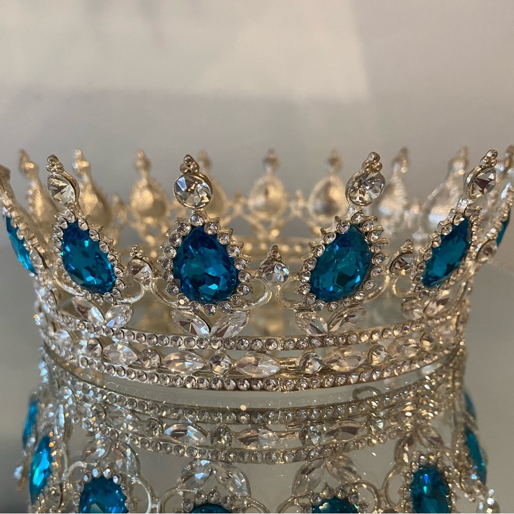 Elegant Silver and Blue Gemstone Crown